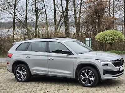 Szary (metalik) Używany 2022 Skoda Kodiaq SportLine SUV | 115 900 zł (Dość drogi)