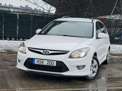 Używany Hyundai i30 Classic 109 KM (80 kW) 2011 Biały (metalik) Kombi