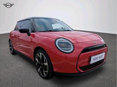 Chili red ii Używany 2024 Mini Cooper SE Hatchback | 146 300 zł (Dość drogi)