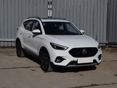 Używany MG ZS 112 KM (82 kW) 2023 Biały SUV