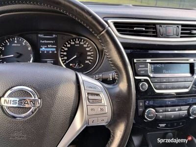 Srebrny Używany 2015 Nissan Qashqai SUV | 42 500 zł (Uczciwa cena)