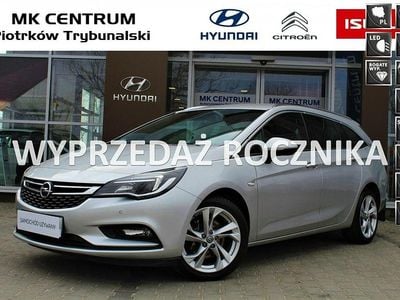 Srebrny Używany 2018 Opel Astra Dynamic Kombi | 49 900 zł (Drogi)