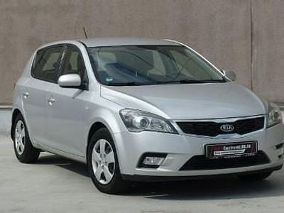 Używany Kia Ceed 116 KM (85 kW) 2012 Srebrny Hatchback