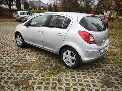 Używany Opel Corsa 2013 Srebrny Sedan/Limuzyna
