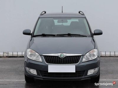 Szary Używany 2011 Skoda Fabia Kombi | 9999 zł