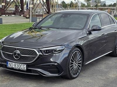 Grafitowy (metalik) Używany 2023 Mercedes E220 AMG line Sedan/Limuzyna | 315 000 zł