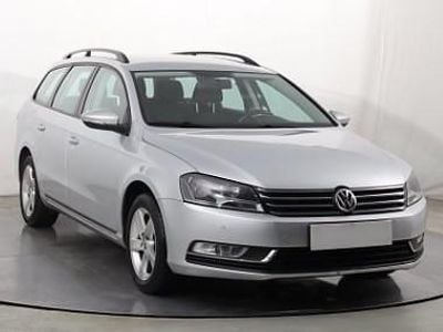 Srebrny Używany 2014 VW Passat Kombi | 37 999 zł (Dobra cena)