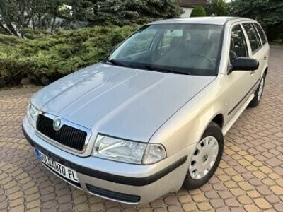 Inny kolor Używany 2002 Skoda Octavia Sedan/Limuzyna | 8900 zł