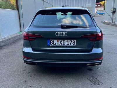 Grafitowy Używany 2019 Audi A4 Kombi | 88 900 zł