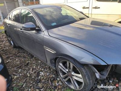 Używany Jaguar XE 2015 Sedan/Limuzyna