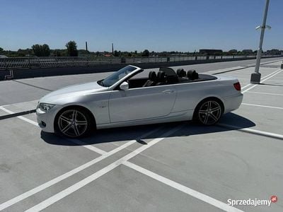 Biały Używany 2011 BMW 320 Cabriolet Kabriolet | 49 800 zł