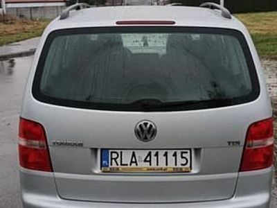 Srebrny Używany 2004 VW Touran Minivan | 10 500 zł (Uczciwa cena)
