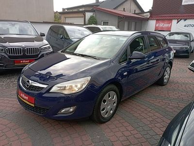 Niebieski ciemny Używany 2011 Opel Astra Sedan/Limuzyna | 15 900 zł