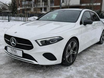 Biały Używany 2024 Mercedes A180 Hatchback | 129 800 zł (Dość drogi)