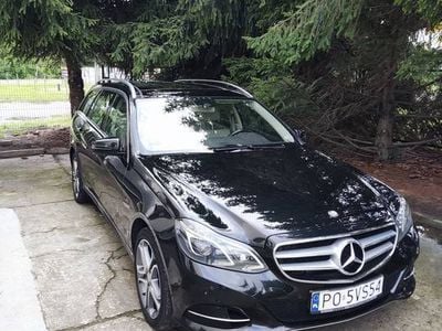Używany Mercedes E300 231 KM (169 kW) 2013 Czarny Kombi