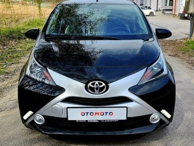 Używany Toyota Aygo 69 KM (50 kW) 2016 Czarny (metalik) Hatchback