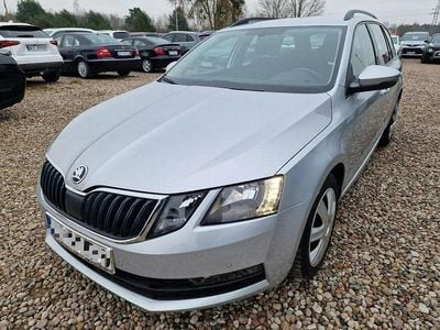 Używany Skoda Octavia 115 KM (84 kW) 2018 Srebrny Kombi