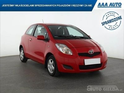 Używany Toyota Yaris 69 KM (50 kW) 2011 Czerwony Hatchback
