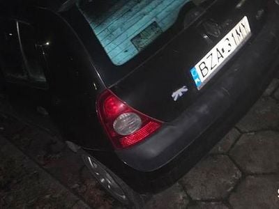 Czarny Używany 2003 Renault Clio II Sedan/Limuzyna | 3500 zł (Uczciwa cena)