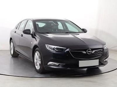 Używany Opel Insignia 200 KM (147 kW) 2019 Niebieski Hatchback