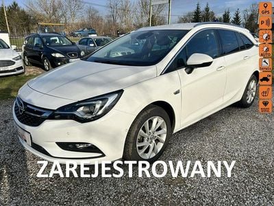 Biały Używany 2017 Opel Astra Kombi | 30 400 zł (Uczciwa cena)
