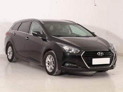 Używany Hyundai i40 141 KM (103 kW) 2016 Czarny Kombi