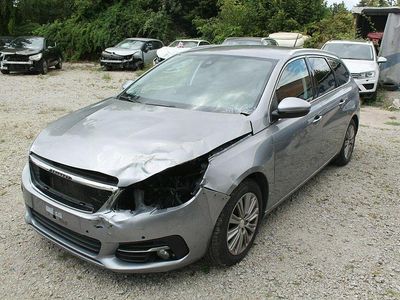 Szary Używany 2017 Peugeot 308 Kombi | 21 900 zł