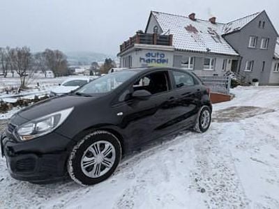 Czarny (metalik) Używany 2014 Kia Rio Hatchback | 23 900 zł (Dobra cena)