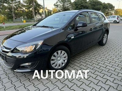Używany Opel Astra 2014 Czarny Hatchback