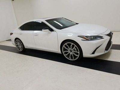 używany Lexus ES300 2.5dm 176KM 2021r. 7 000km