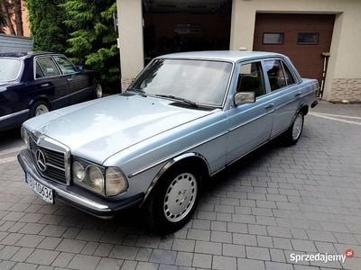 Używany 1981 Mercedes 200 | 13 900 zł
