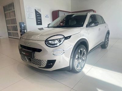 Lakier pastelowy czarny cinema Nowe 2025 Fiat 600 La Prima SUV | 99 999 zł (Uczciwa cena)