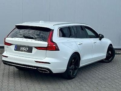 Używany Volvo V60 190 KM (139 kW) 2018 Biały Kombi