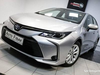 Używany Toyota Corolla Comfort 98 KM (72 kW) 2022 Srebrny Sedan/Limuzyna