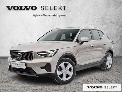 Szary Używany 2023 Volvo XC40 SUV | 159 000 zł (Uczciwa cena)
