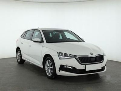 Używany Skoda Scala 110 KM (80 kW) 2021 Biały Hatchback
