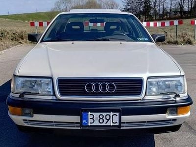 Używany Audi V8 1989 Biały Sedan/Limuzyna