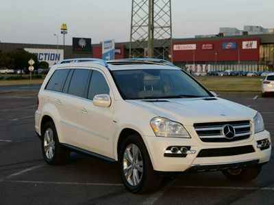 używany Mercedes GL320 3dm 265KM 2010r. 235 000km