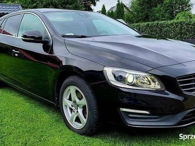 Używany Volvo V60 Momentum 2017 Czarny Kombi