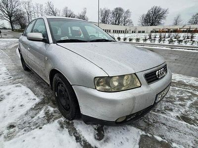 używany Audi A3 Sportback 1.9dm 131KM 2001r. 383 913km