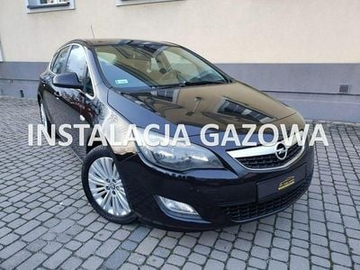 Używany Opel Astra 2011 Czarny Hatchback