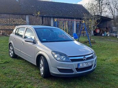 Srebrny Używany 2005 Opel Astra Coupe | 8000 zł (Uczciwa cena)