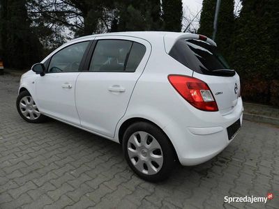 Używany Opel Corsa 2012 Biały Sedan/Limuzyna