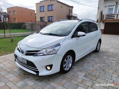 Używany Toyota Verso 2015 Biały Minivan