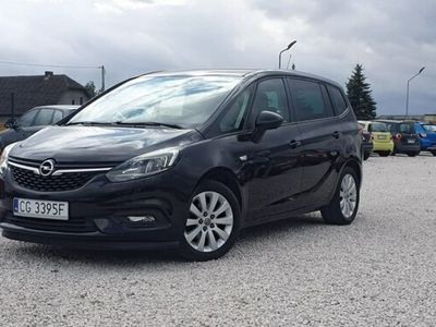 używany Opel Zafira C (2011-)