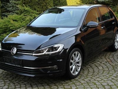Czarny (metalik) Używany 2018 VW Golf VII Highline Hatchback | 50 900 zł (Uczciwa cena)