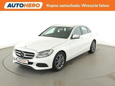Używany Mercedes C180 156 KM (114 kW) 2018 Biały Sedan/Limuzyna