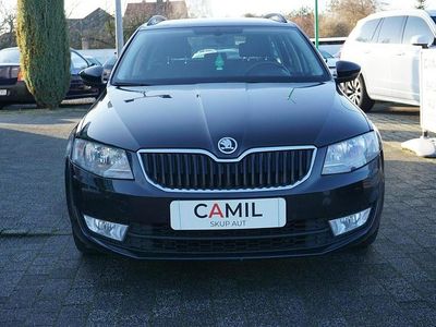 Czarny Używany 2017 Skoda Octavia Kombi | 39 500 zł