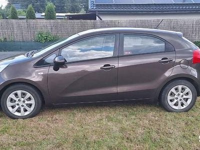 Brązowobeżowy Używany 2014 Kia Rio Sedan/Limuzyna | 28 000 zł (Uczciwa cena)