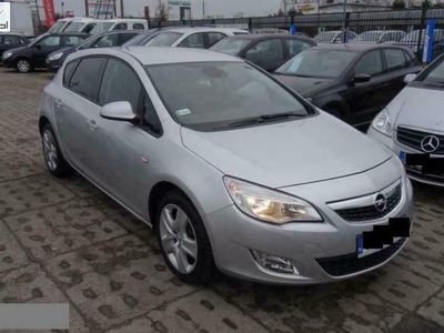 używany Opel Astra 1.7dm 110KM 2011r. 117 000km